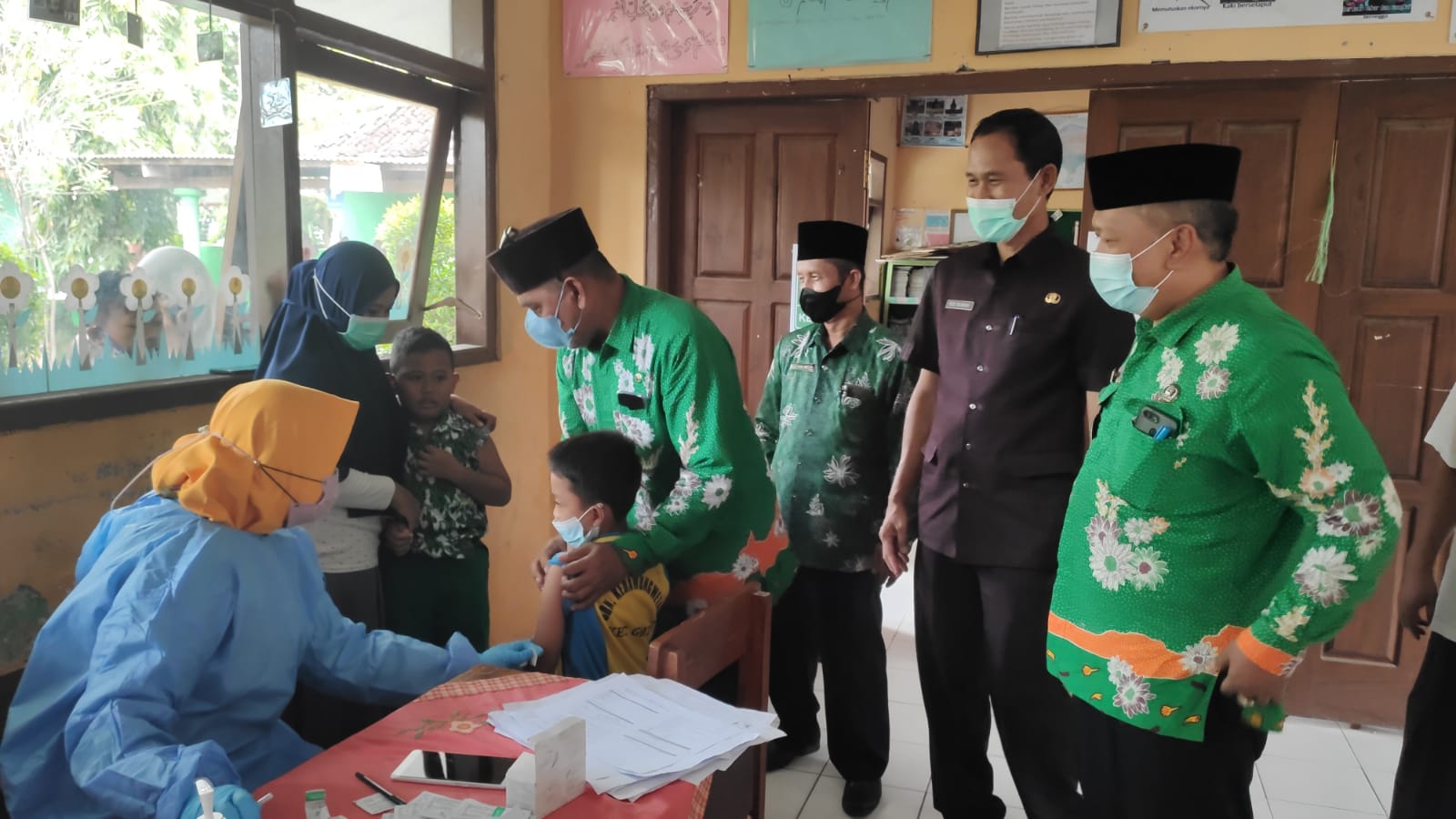 Pemantauan Vaksinasi oleh Kepala Bagian Tata Pemerintahan